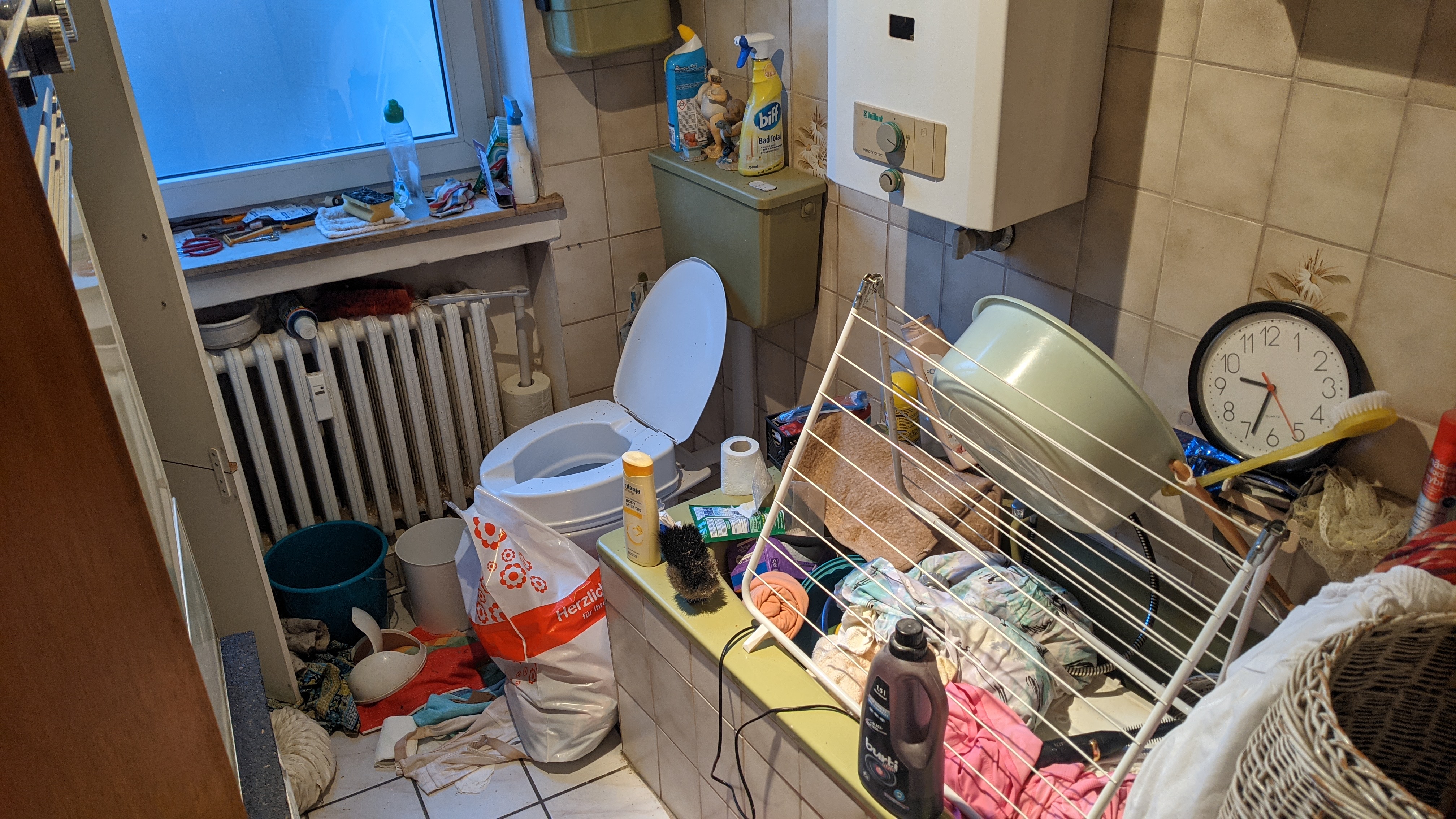 Bad vor der Entrümpelung